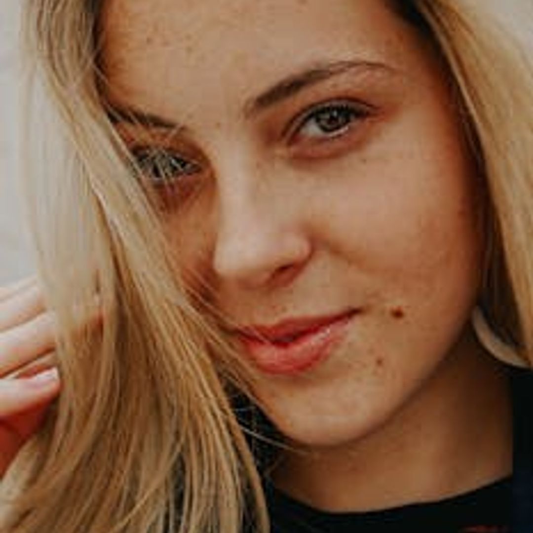 Revolutionize Your Nursing Routine: Discover the Ultimate Postpartum Crop Top Every New Mom Needs